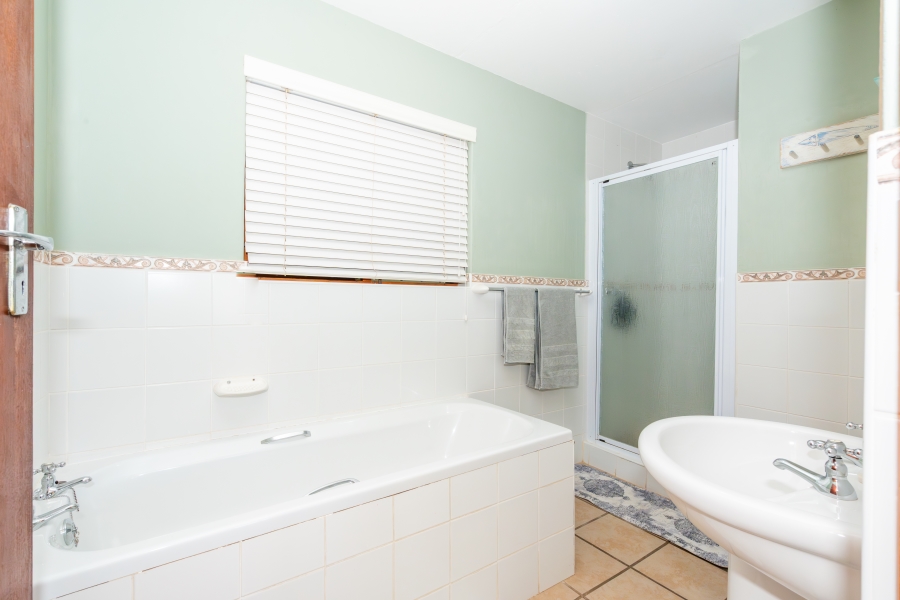 3 Bedroom Property for Sale in Jacobsbaai Western Cape